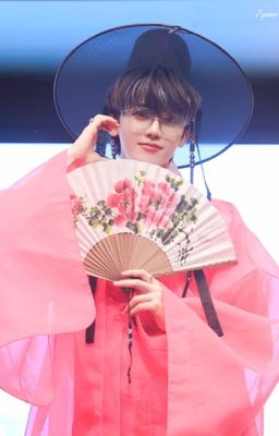 nomin, dưới vầng nguyệt máu.