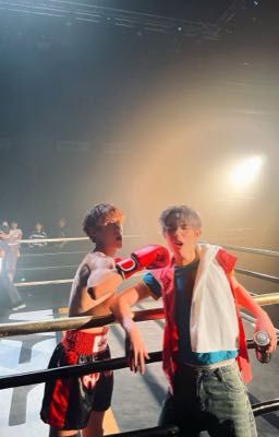 |nuthong| fighting then falling