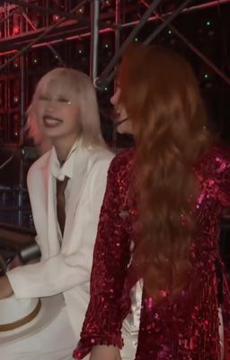 Phía sau ánh hào quang| 𝐃𝐎𝐍𝐆𝐌𝐈𝐍𝐇