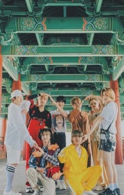 [SKZ]: Chuyện trên trời dưới biển trái trăng phải sao.