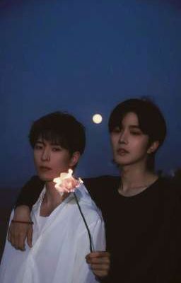 Tháng Năm Không Rời