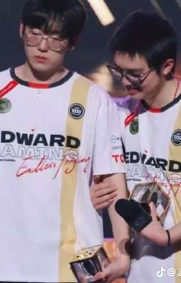 Zzkk : 🙂‍↕️🖕